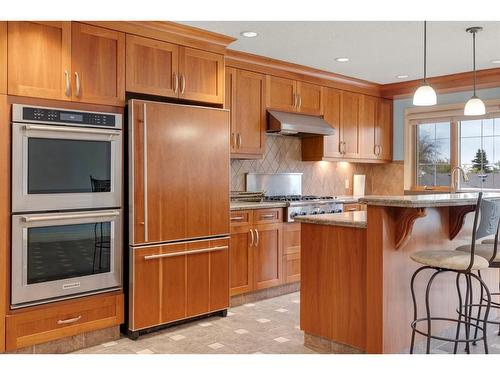 1239 Hunterquay Hill Nw, Calgary, AB - Indoor Photo Showing Kitchen