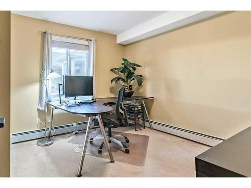 2313-2518 Fish Creek Boulevard Sw, Calgary, AB - Indoor Photo Showing Office