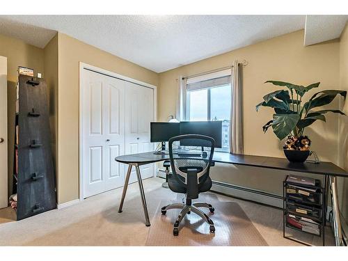 2313-2518 Fish Creek Boulevard Sw, Calgary, AB - Indoor Photo Showing Office