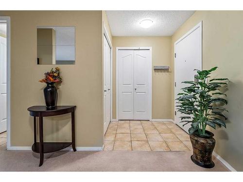 2313-2518 Fish Creek Boulevard Sw, Calgary, AB - Indoor Photo Showing Other Room