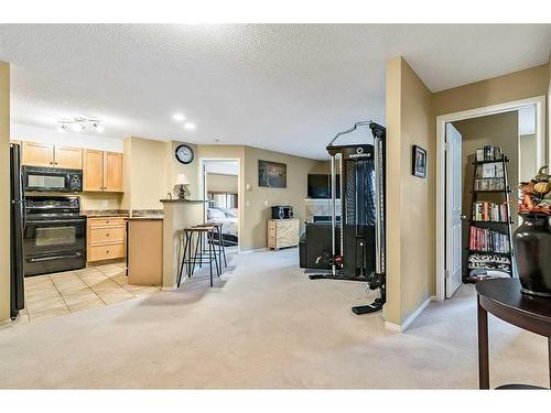 2313-2518 Fish Creek Boulevard Sw, Calgary, AB - Indoor