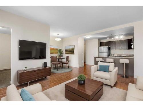 319-955 Mcpherson Road Ne, Calgary, AB - Indoor Photo Showing Living Room