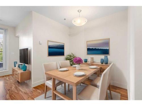 319-955 Mcpherson Road Ne, Calgary, AB - Indoor Photo Showing Dining Room