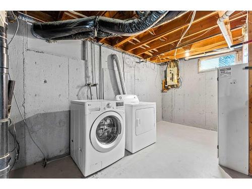 3431 32A Avenue Se, Calgary, AB - Indoor Photo Showing Laundry Room