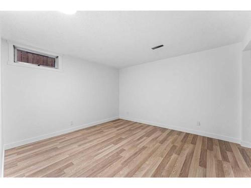 3431 32A Avenue Se, Calgary, AB - Indoor Photo Showing Other Room