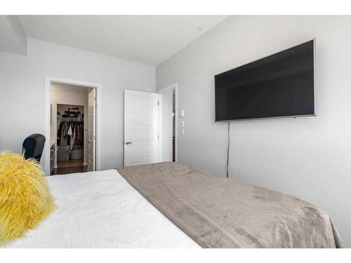 2306-42 Cranbrook Gardens Se, Calgary, AB - Indoor Photo Showing Bedroom