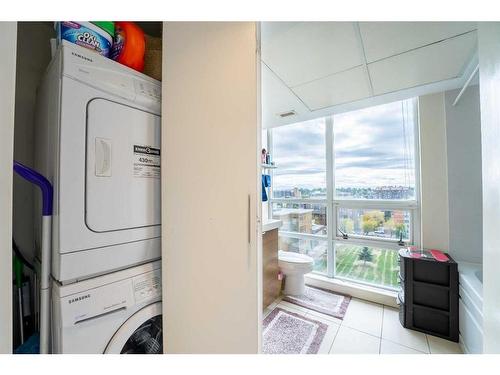 802-1110 11 Street Sw, Calgary, AB - Indoor Photo Showing Laundry Room