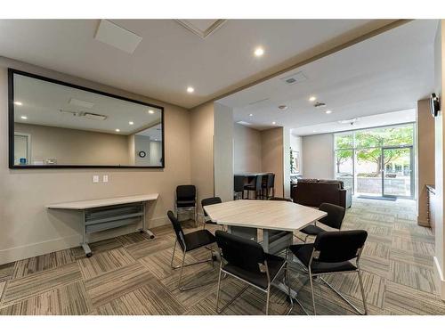 802-1110 11 Street Sw, Calgary, AB - Indoor Photo Showing Dining Room