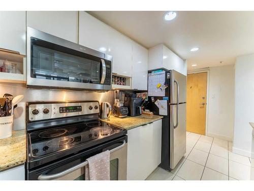 802-1110 11 Street Sw, Calgary, AB - Indoor Photo Showing Kitchen With Stainless Steel Kitchen