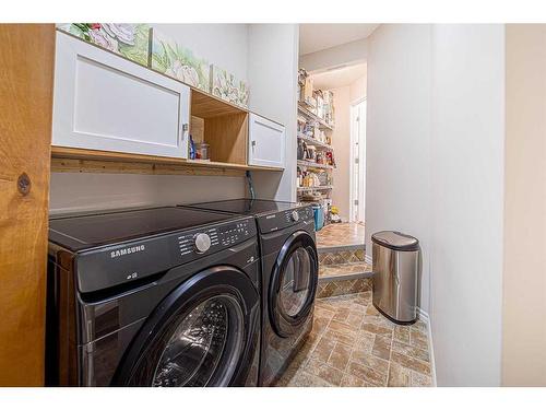 155 Cranwell Green Se, Calgary, AB - Indoor Photo Showing Laundry Room