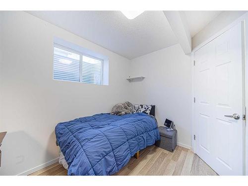 155 Cranwell Green Se, Calgary, AB - Indoor Photo Showing Bedroom