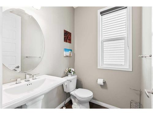 121 Cityscape Gardens Ne, Calgary, AB - Indoor Photo Showing Bathroom