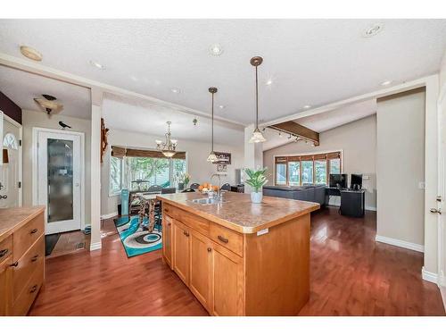 36 Forest Green Se, Calgary, AB - Indoor Photo Showing Kitchen