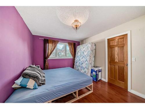 36 Forest Green Se, Calgary, AB - Indoor Photo Showing Bedroom