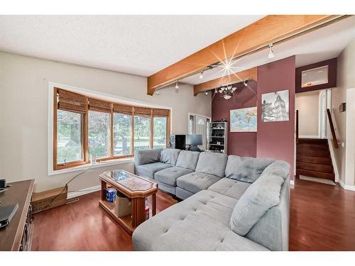 36 Forest Green Se, Calgary, AB - Indoor Photo Showing Living Room