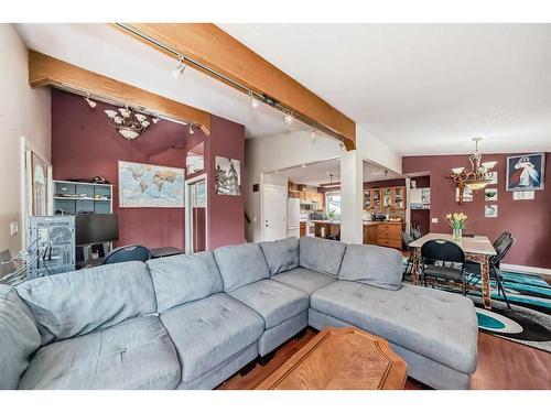 36 Forest Green Se, Calgary, AB - Indoor Photo Showing Living Room