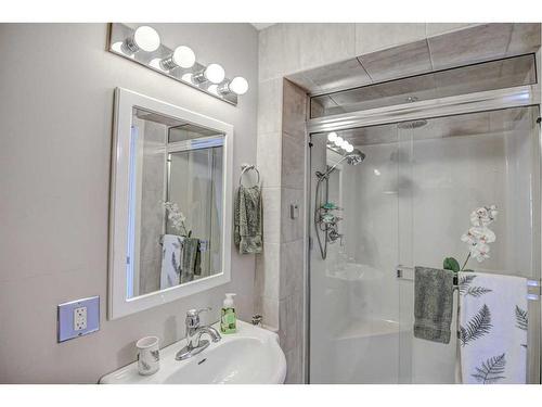 223015 Range Road 274, Rural Rocky View County, AB - Indoor Photo Showing Bathroom