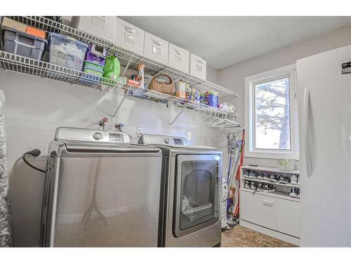 223015 Range Road 274, Rural Rocky View County, AB - Indoor Photo Showing Laundry Room