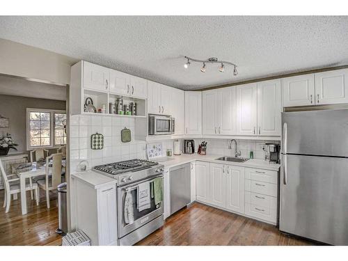 223015 Range Road 274, Rural Rocky View County, AB - Indoor Photo Showing Kitchen