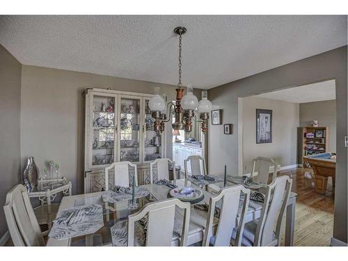 223015 Range Road 274, Rural Rocky View County, AB - Indoor Photo Showing Dining Room