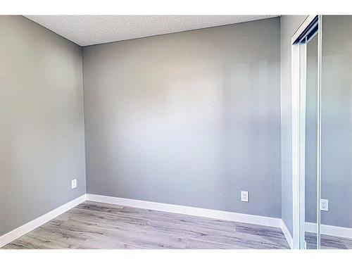 48 Dovercliffe Way Se, Calgary, AB - Indoor Photo Showing Other Room