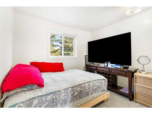 23 Martinwood Way Ne, Calgary, AB - Indoor Photo Showing Bedroom