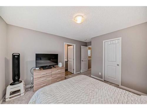 48 Cornerbrook Gate Ne, Calgary, AB - Indoor Photo Showing Bedroom