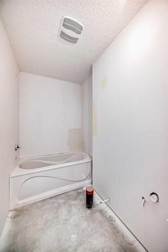 48 Cornerbrook Gate Ne, Calgary, AB - Indoor Photo Showing Other Room