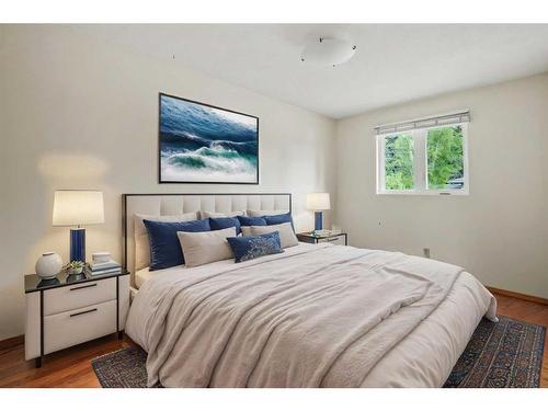 11408 Wilcox Street Se, Calgary, AB - Indoor Photo Showing Bedroom