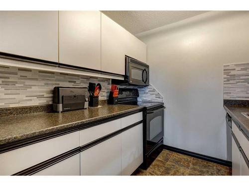 310-20 Dover Point Se, Calgary, AB - Indoor Photo Showing Kitchen