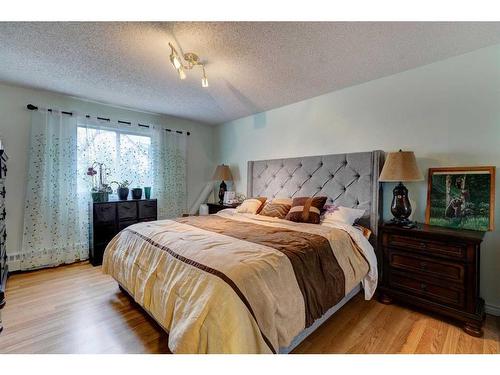 310-20 Dover Point Se, Calgary, AB - Indoor Photo Showing Bedroom