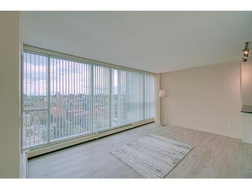 1504-188 15 Avenue Sw, Calgary, AB - Indoor Photo Showing Other Room