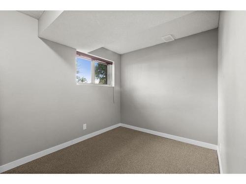 8 Taraglen Road Ne, Calgary, AB - Indoor Photo Showing Other Room