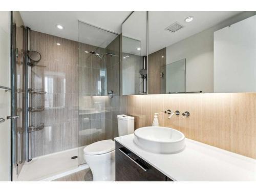 708-901 10 Avenue Sw, Calgary, AB - Indoor Photo Showing Bathroom