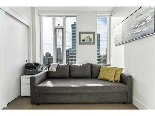 708-901 10 Avenue Sw, Calgary, AB - Indoor Photo Showing Living Room