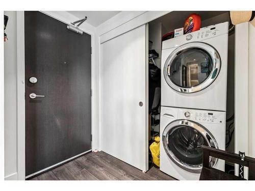 708-901 10 Avenue Sw, Calgary, AB - Indoor Photo Showing Laundry Room