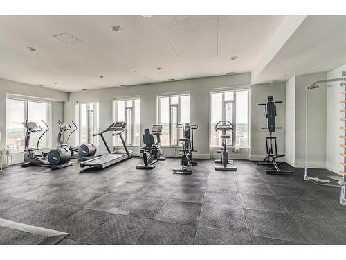 708-901 10 Avenue Sw, Calgary, AB - Indoor Photo Showing Gym Room