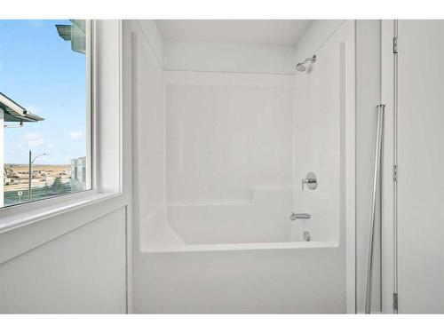 1501-280 Chelsea Road, Chestermere, AB - Indoor Photo Showing Bathroom