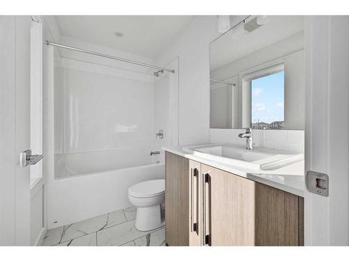 1501-280 Chelsea Road, Chestermere, AB - Indoor Photo Showing Bathroom