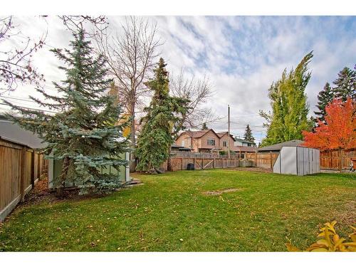 1027 32 Avenue Nw, Calgary, AB - Outdoor With Backyard