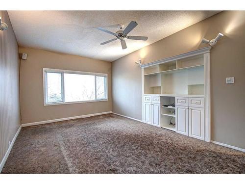 1027 32 Avenue Nw, Calgary, AB - Indoor Photo Showing Other Room