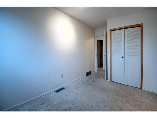 1027 32 Avenue Nw, Calgary, AB - Indoor Photo Showing Other Room