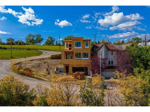 501 13A Street Ne, Calgary, AB - Outdoor With View