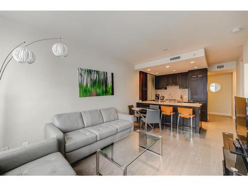 1924-222 Riverfront Avenue Sw, Calgary, AB - Indoor Photo Showing Living Room