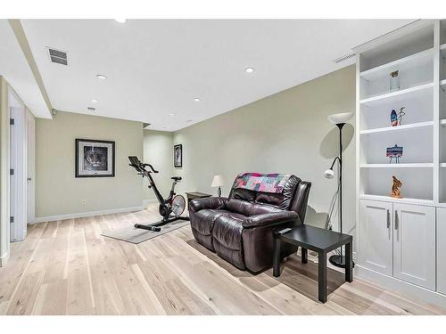 57 Somme Manor Sw, Calgary, AB - Indoor