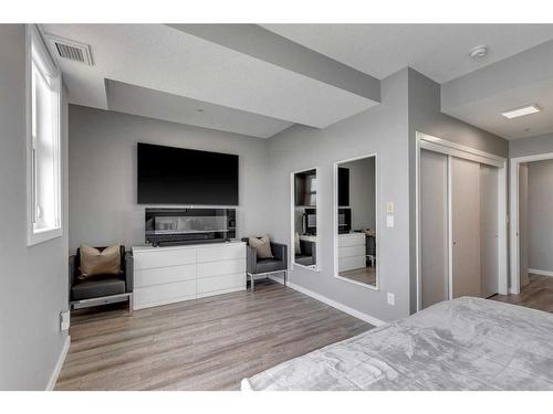 402-11 Mahogany Circle Se, Calgary, AB - Indoor Photo Showing Bedroom