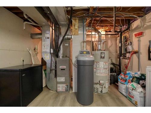 427 Trafford Drive Nw, Calgary, AB - Indoor Photo Showing Basement