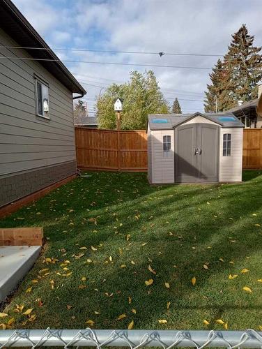 427 Trafford Drive Nw, Calgary, AB - Outdoor