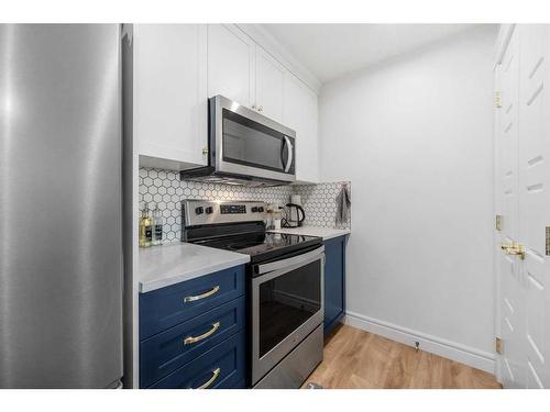 4327 Seton Drive Se, Calgary, AB - Indoor Photo Showing Kitchen