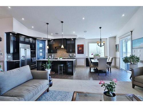 5 Rockyvale Green Nw, Calgary, AB - Indoor Photo Showing Living Room